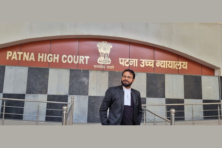 Deepak Dravid: The Advocate, Politician, and Poet Making Waves with “Alfaaz”