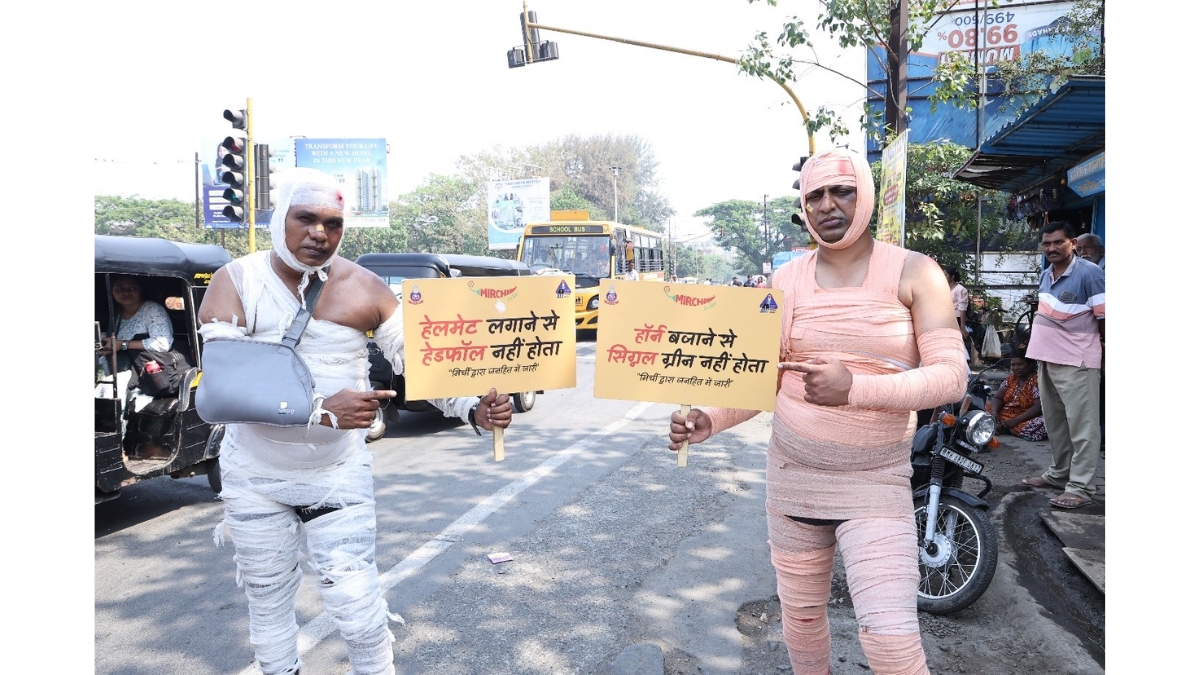 Mirchi Mumbai’s ‘Toote & Phoote’ Take over the Streets