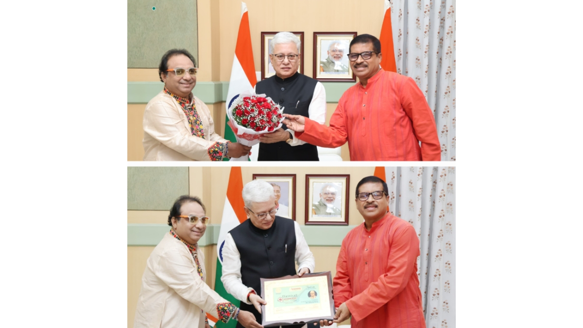 Governor of Telangana Shri Jishnu Dev Varma felicitated by Abhijeeth Bhattacharjee and Pt.Prodyut Mukherjee