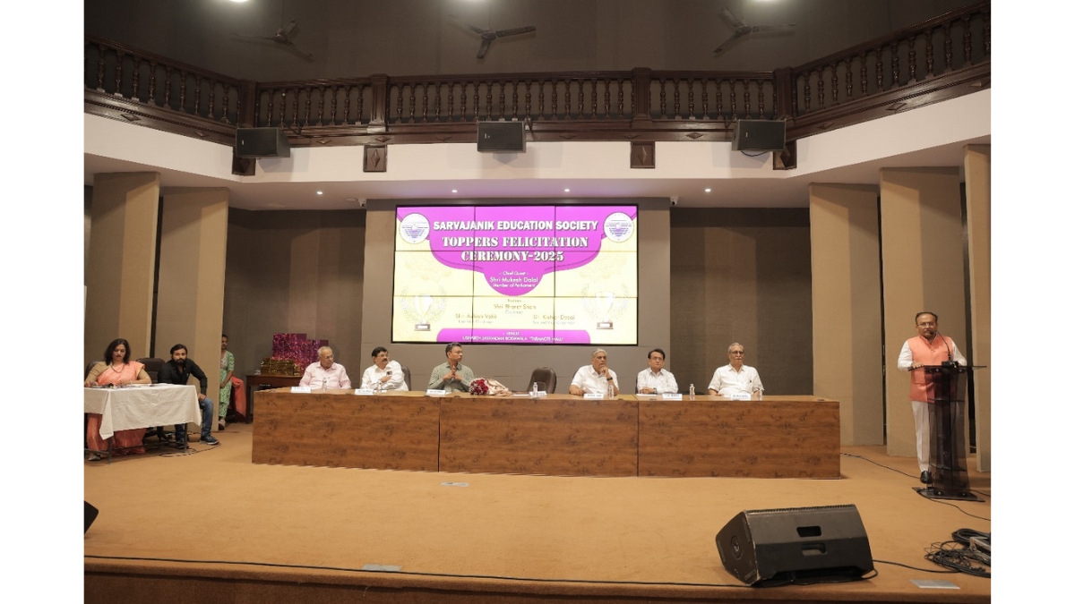 <div>Sarvjanik Education Society Honours 10th & 12th Toppers, Principals, and Teachers</div>