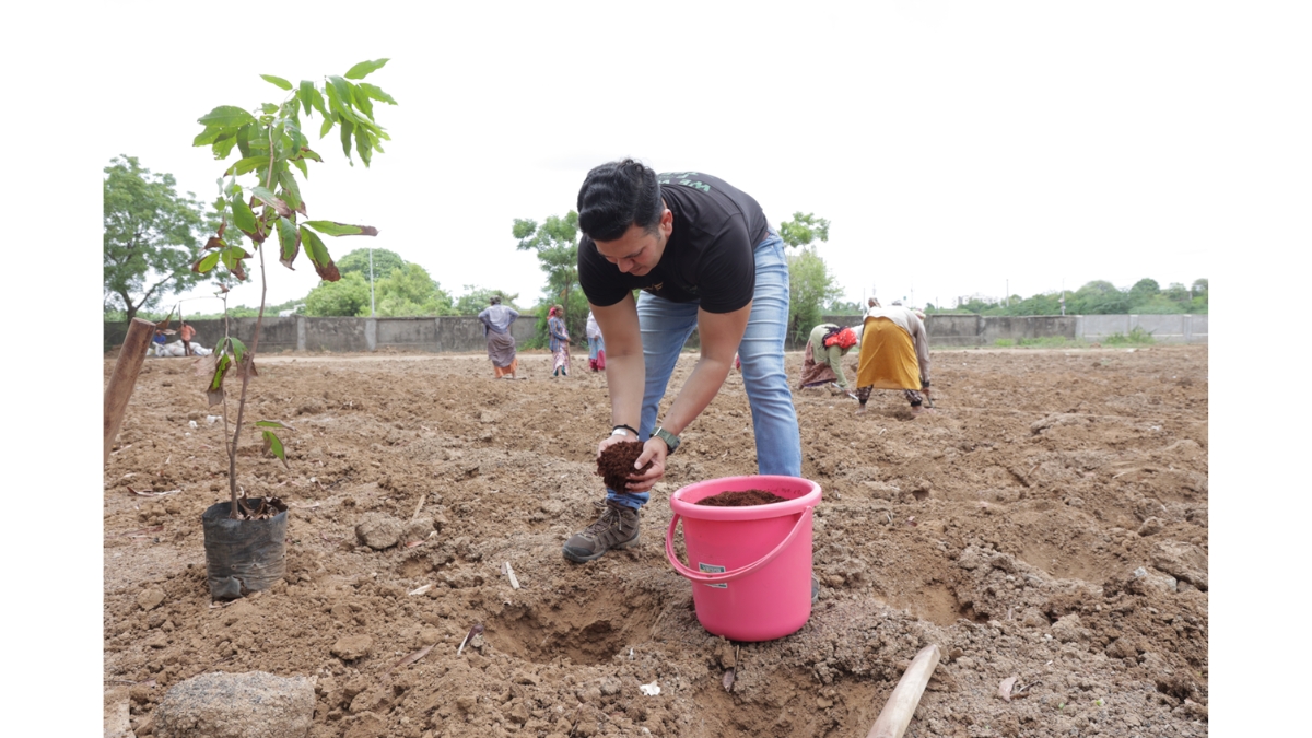 Viral Desai to Plant 1,000 Trees with Youth Volunteers